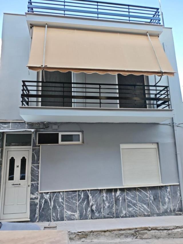 (For Sale) Residential Detached house || Piraias/Perama - 128 Sq.m, 3 Bedrooms, 135.000€ 